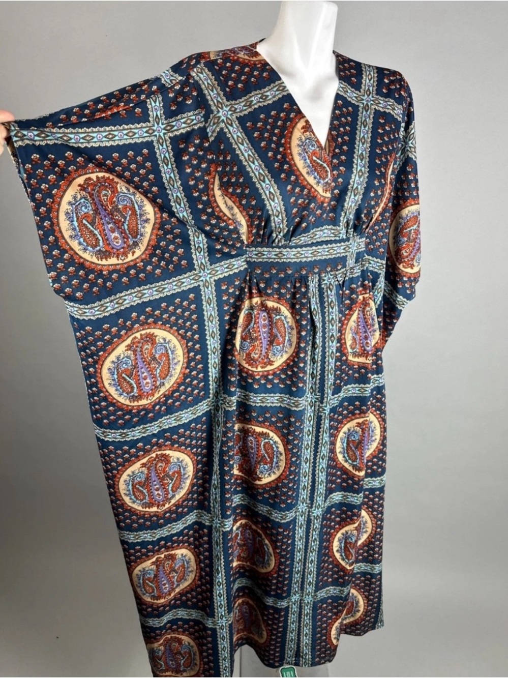 Vintage 70s Boho Navy Paisley Print V-Neck Maxi kaftan caftan Dress